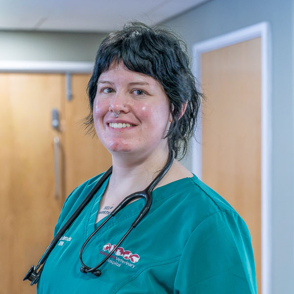 Vix Horrocks - Hampden Veterinary Hospital (Web)